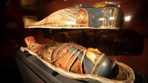 Momia egipcia en el Museo Nacional de Alejandría.