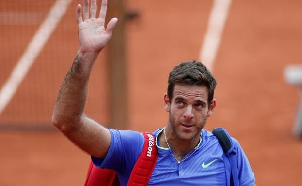 Juan Martín del Potro se despide de la afición de París. 