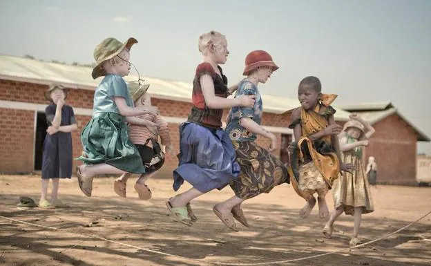 Niños jugando en Tanzania.