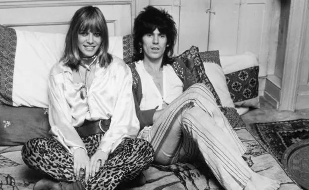 Anita Pallenberg junto a Keith Richards en una imagen de diciembre de 1969. 