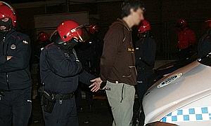 Momento del arresto en la calle Agirrelanda. ::R.Gutiérrez