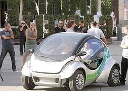 El Hiriko, en la plaza de la Virgen Blanca. / Rafa Gutiérrez. VIdeo: Urtxi Lezamiz