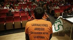 Asamblea de trabajadores de Laminaciones Arregui. / R. Gutiérrez