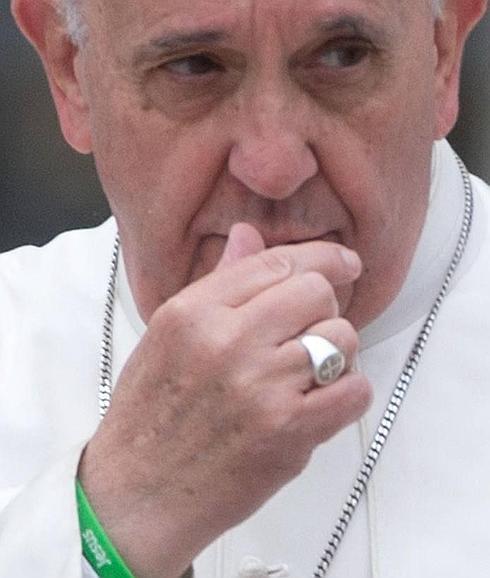 Papa Francisco se une a la moda de las pulseras | El