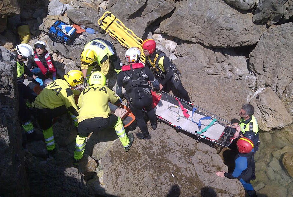 El equipo de rescate le trasladó al hospital.