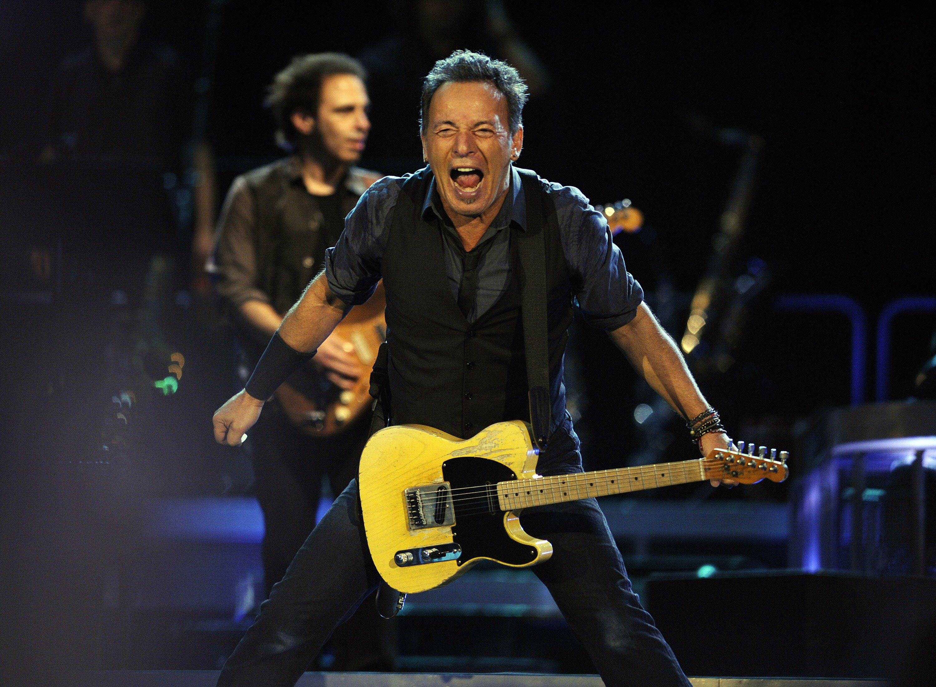 Bruce durante un concierto en Sevilla