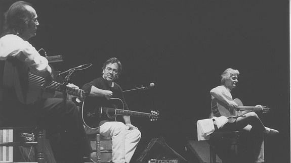 Al Di Meola, John McLaughlin y Paco de Lucía, en una de sus actuaciones juntos.