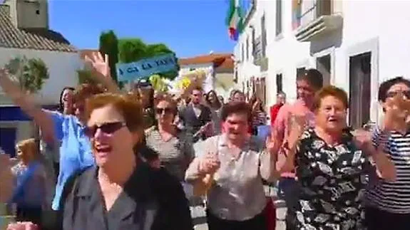 Todo el pueblo se ha volcado en el temazo del verano.