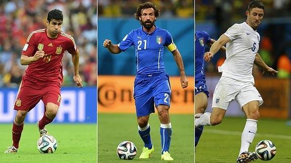 Diego Costa, Andrea Pilo y Gary Cahill, durante el Mundial de Brasil.