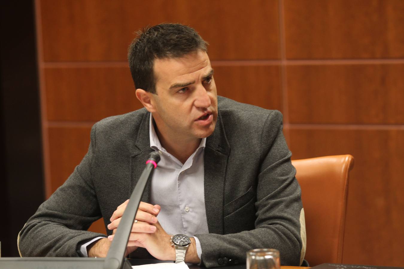 Gorka Maneiro durante la Comision de Investigacion de EiTB en el Parlamento Vasco.