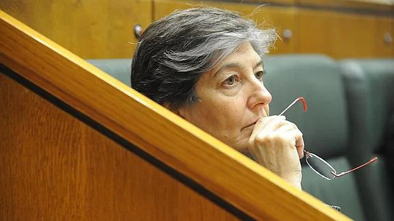 Laura Mintegi, durante una sesión en el Parlamento vasco. 