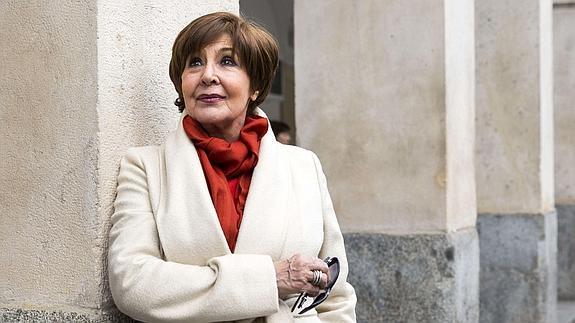 Concha Velasco sale por Madrid