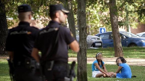 Despliegue de seguridad en los distritos Ciudad Lineal y Hortaleza donde se han producido las agresiones del pedrasta.