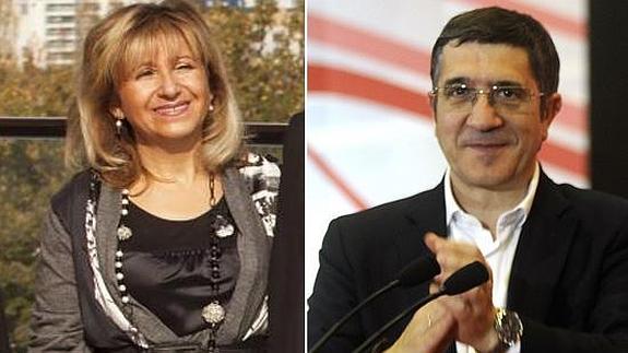 A la izquierda, Rosa Fresno. A la derecha, Patxi López. 