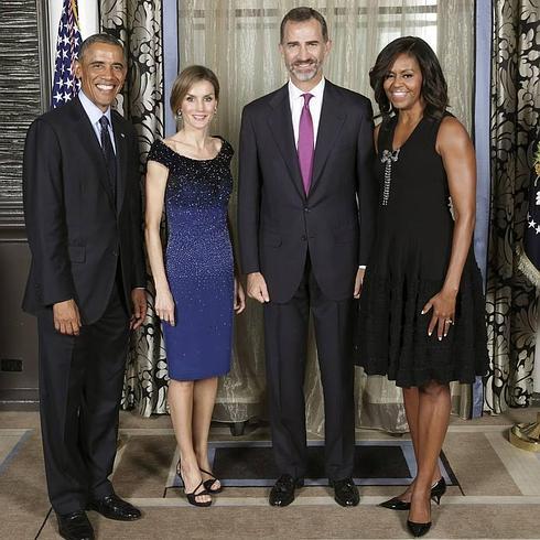 La foto de ambos matrimonios durante la recepción en el Waldorf Astoria.