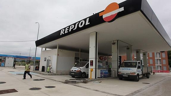 Una gasolinera en Arkaute. 