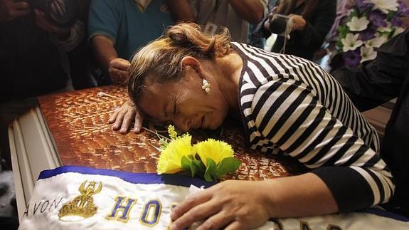 Desgarradora despedida en Honduras a su reina de la belleza