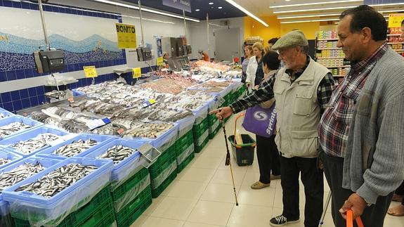 Interior del supermercado Mercadona de la Avenida de los Huertos de Vitoria.