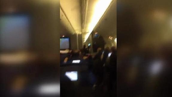 Gritos de pánico en un avión surcoreano por culpa de las turbulencias