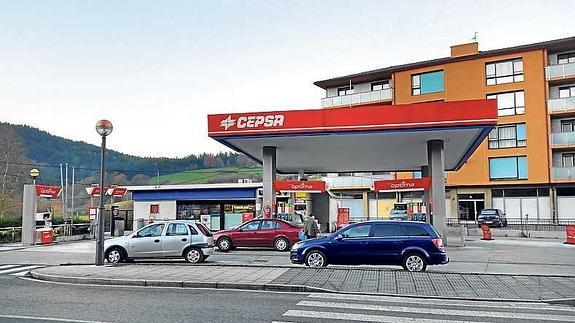 Vista de la estación se servicio de Elorrio. M. G