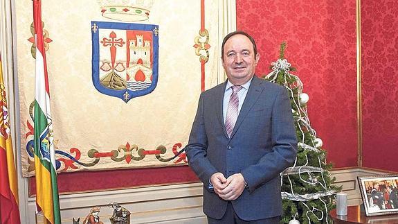 En su mensaje institucional de Navidad, Sanz pide colaboración para «juntos seguir avanzando».