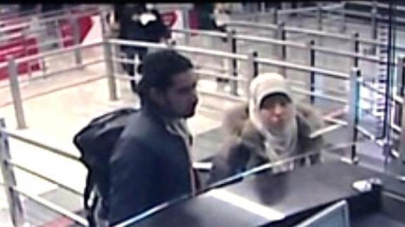 Una imagen de Boumeddiene en el aeropuerto de Estambul. 