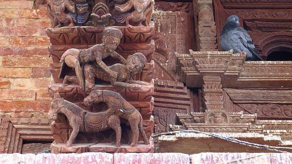 Tallas en el templo Jagannath, en Katmandú.