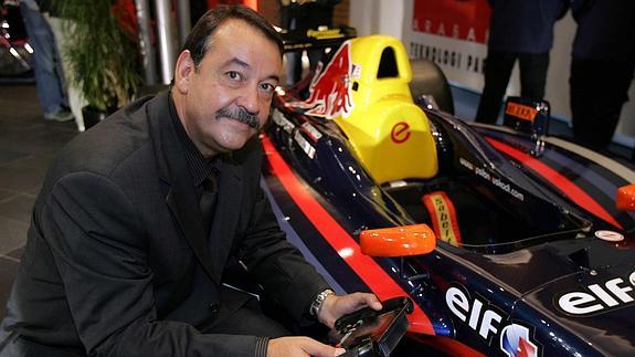 El presidente de Epsilon Euskadi, Joan Villadelprat, en el paque tecnológico de Miñano