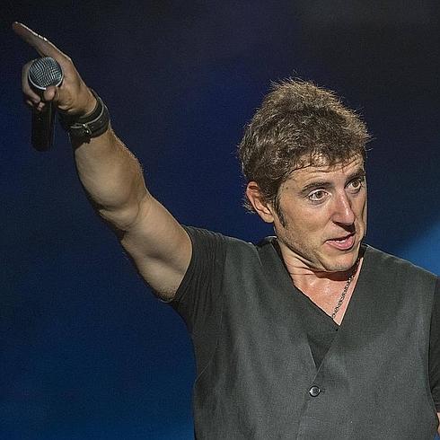 Manel Fuentes canta a Springsteen. 