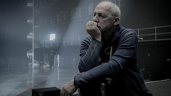 A sus 65 años, Mark Knopfler ha evolucionado en su estilo: "No soy la misma persona, no puedo hacer la misma música", dice