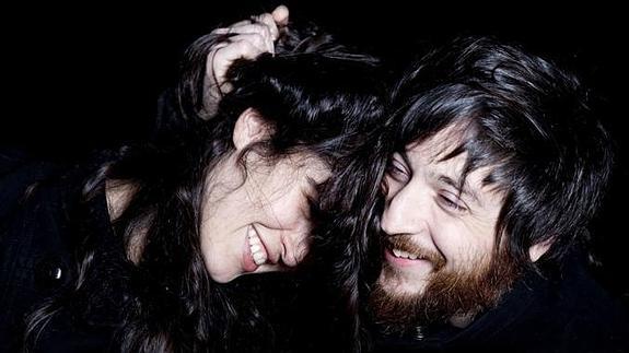 El dúo catalán recalará en el Teatro Barakaldo este viernes. 