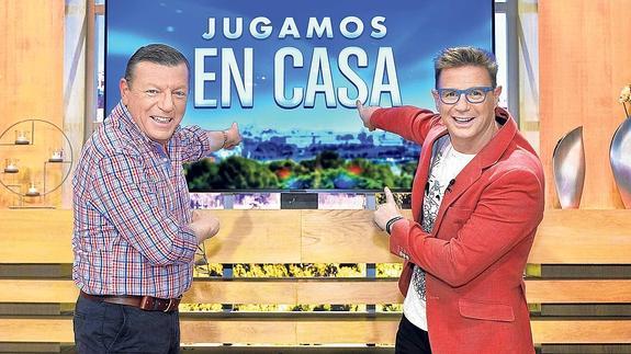 Los hermanos Cadaval proponen divertidas pruebas de mímica y canciones a los famosos. 