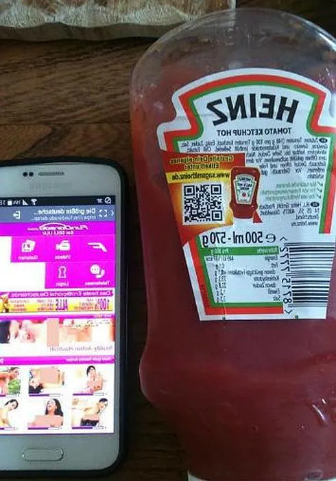 "Probablemente este ketchup no sea para menores", advirtió a través de Facebook a la web oficial de Heinz.