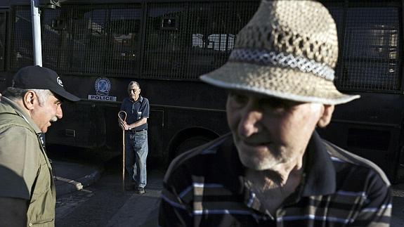 Varios pensionistas protestaban la pasada semana en Atenas contra las políticas de austeridad.