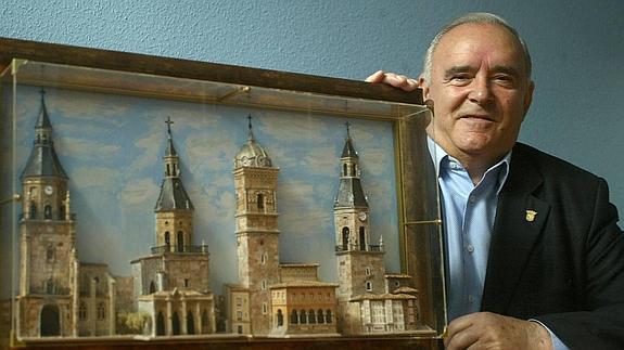 Antonio González Cabezudo, presidente de Las Cuatro Torres, durante una entrevista en Vitoria. 