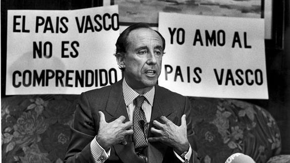 Ruiz-Mateos confiesa su amor al País Vasco en una de sus muchas campañas de imagen en el año 1992.