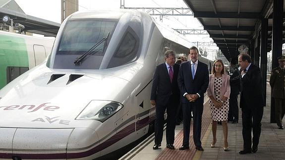 Rajoy, en la presentación de un tramo del AVE.