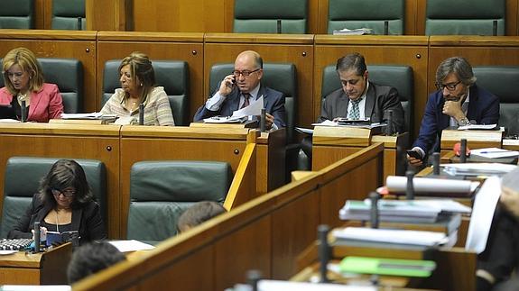 El escaño de Arantza Quiroga, vacío en la sesión de hoy.