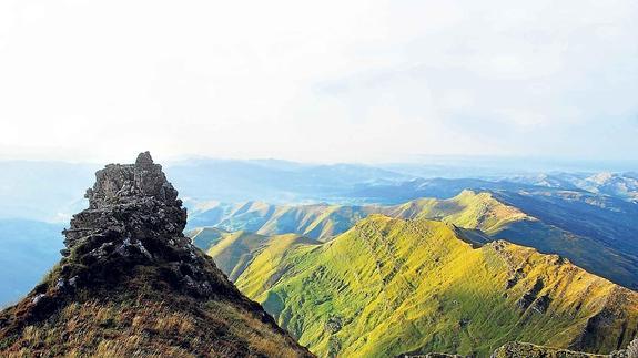 Despunta el otoño en el Valle del Pas.