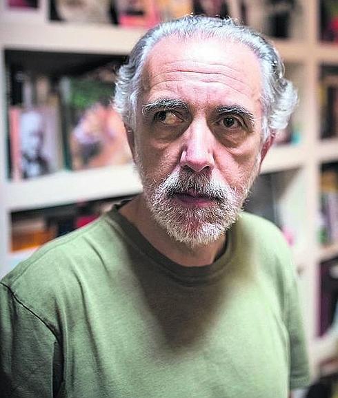 Fernando Trueba, en el estudio de su casa madrileña.