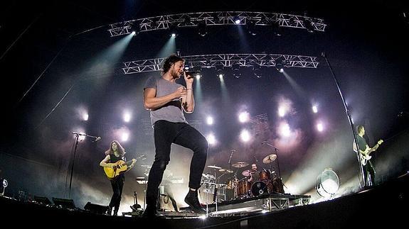 Imagine Dragons, durante su actuación la noche del sábado 31 de octubre.