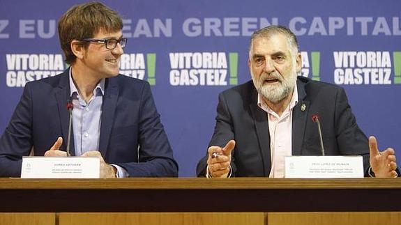 Gorka Urtaran y Peio López de Munain, en la sala de prensa. 