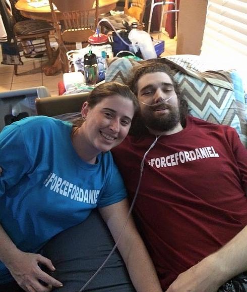 Imagen que su mujer ha colgado en su perfil de Facebook este martes dando la triste noticia.