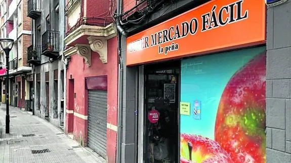 Supermercado al que el Ayuntamiento ha abierto un expediente sancionador.