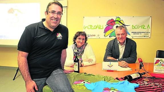 Josu Pérez de Villarreal, Txus Rodríguez y Xabier Arrieta, presentaron la cita. 