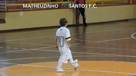 Matheuzinho, la pequeña estrella del Santos F.C..