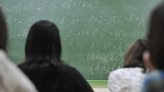 La asignatura de Matemáticas por la vía académica es más teórica y exigente.