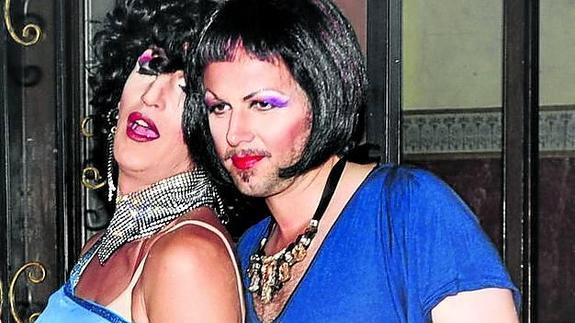 Ari Behn, disfrazado de drag queen en Barcelona.