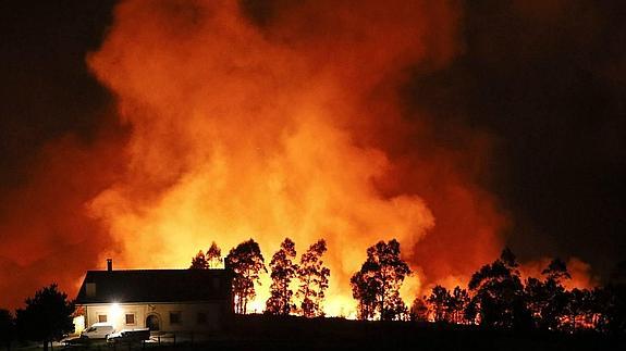 Incendio en el monte Igeldo.