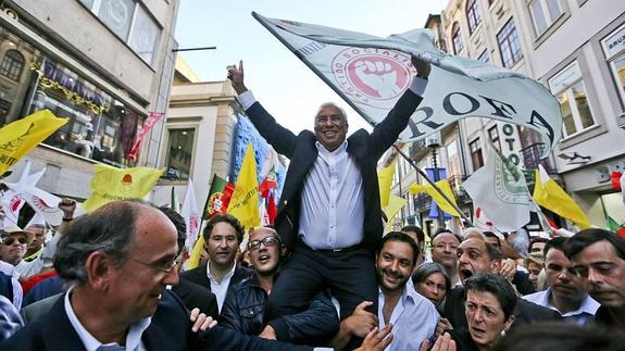 El secretario general del Partido Socialista de Portugal, Antonio Costa, durante un acto de campaña en Porto.